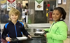 Kids in school lunchroom