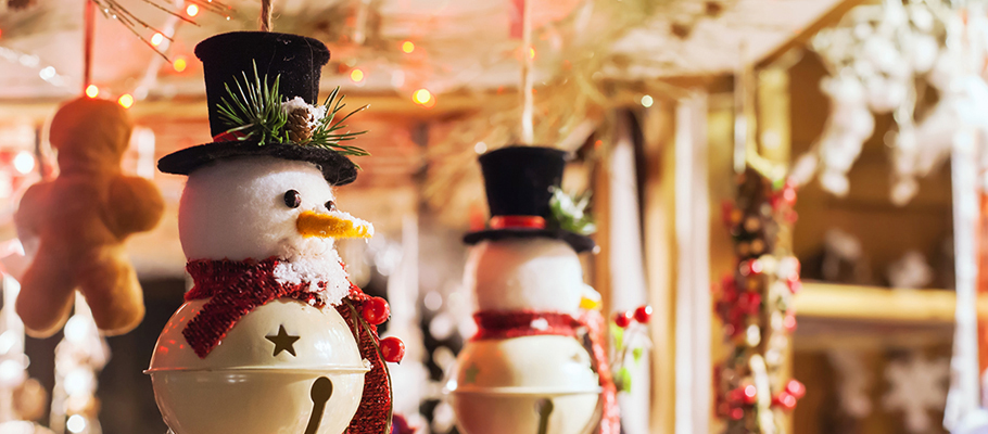 Holiday snowmen seasonal decor