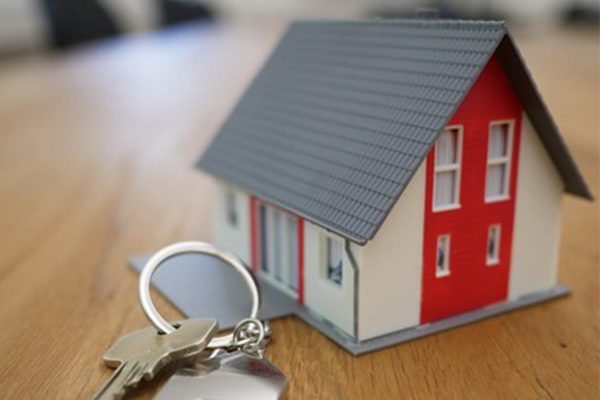 Picture of a home and keys